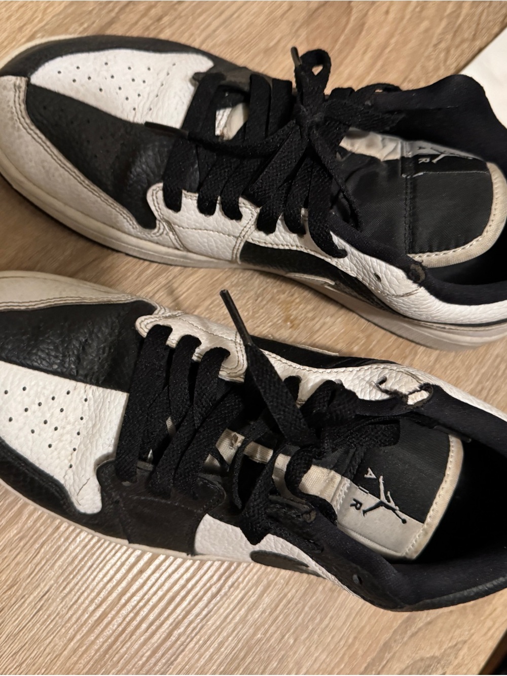 Jordan Low Top Sneakers - Black & White